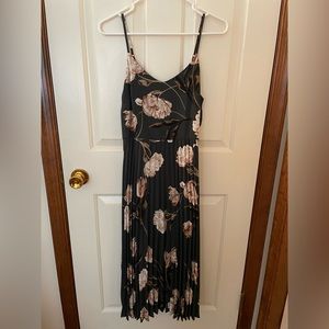 Pleated dark green floral dress